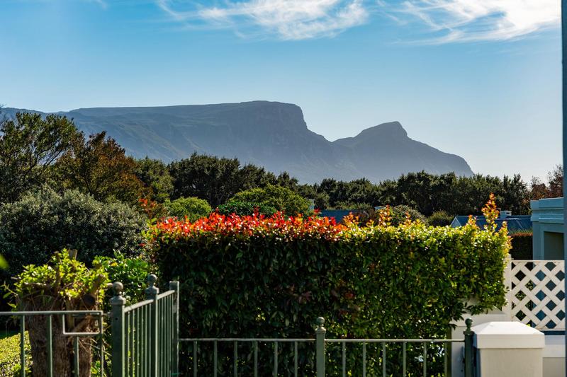 4 Bedroom Property for Sale in Steenberg Estate Western Cape